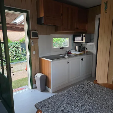 Maisonnette 500m De La *