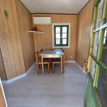 Maisonnette 500m De La